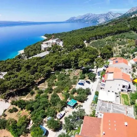 Ground Floor With Terace Brela