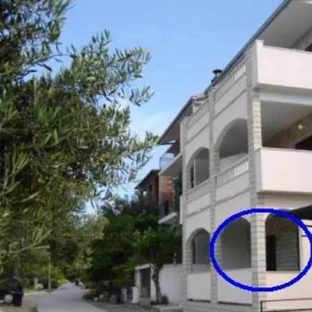 Ground Floor With Terace Apartment *